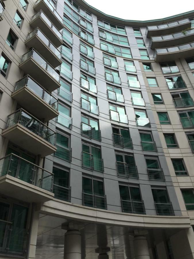 Aquarius At St. George Wharf Apartment London Bagian luar foto